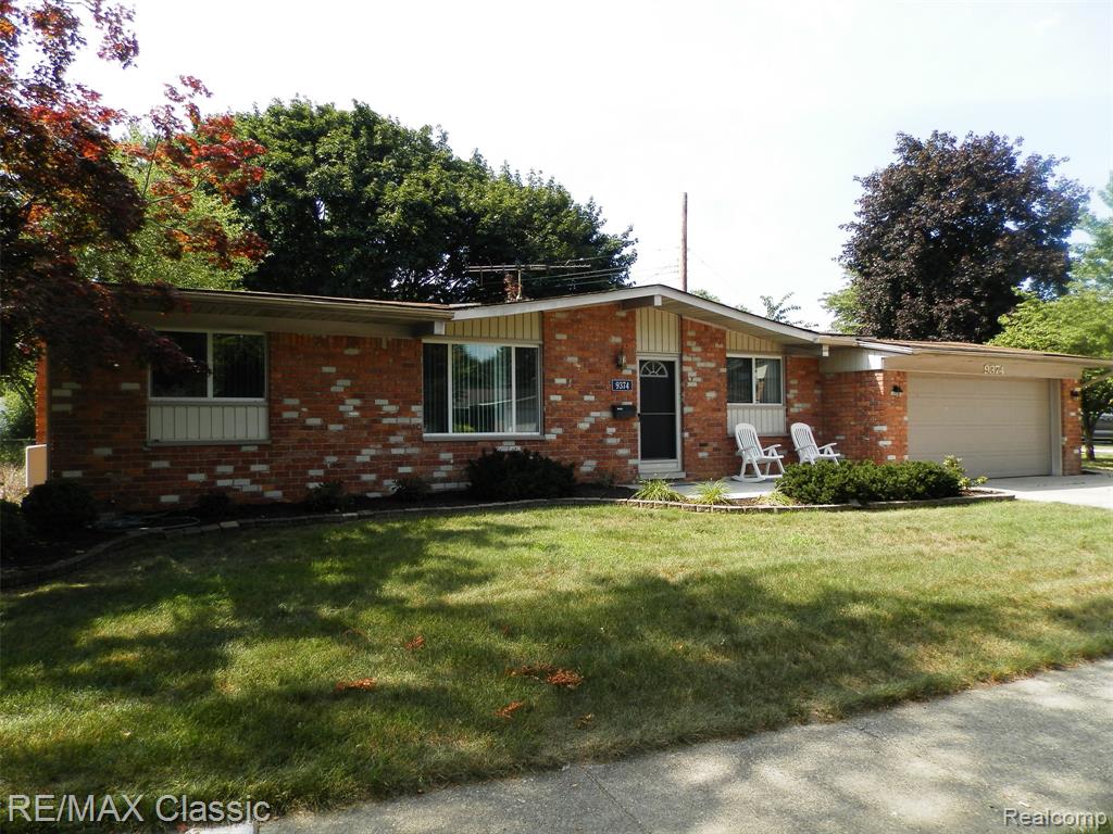 9374 PATTON Street, Livonia, MI 48150 — Photo 29