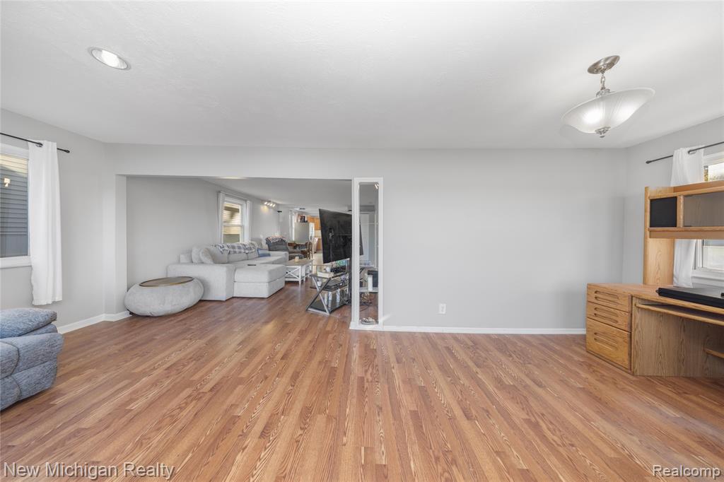 8665 Cooley Lake Road, Commerce Twp, MI 48382 — Photo 19