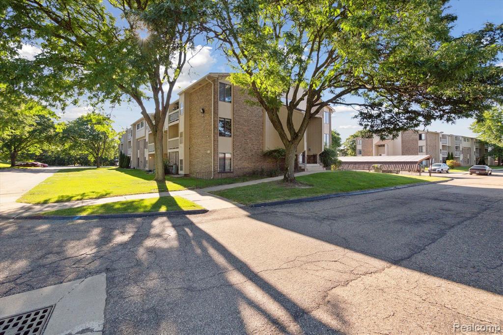 30535 W 14 MILE Road S, 16, Farmington Hills, MI 48334 — Photo 16
