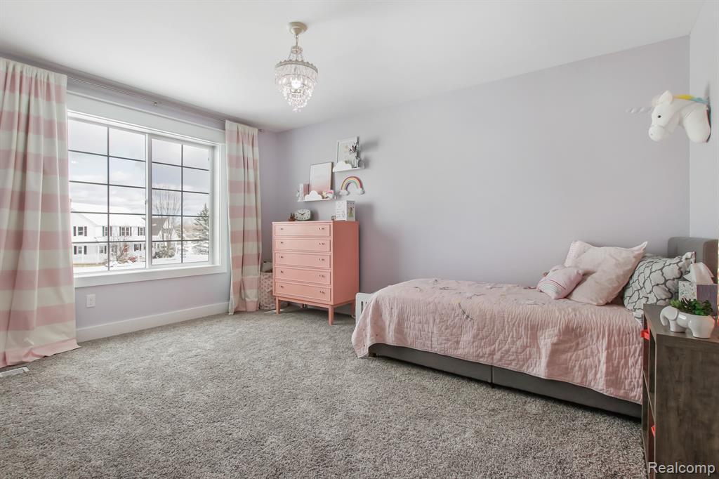 2291 WOODS WEST Drive, Flushing, MI 48433 — Photo 9