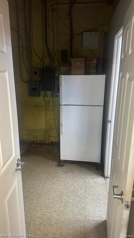 5102 9 Mile Rd, Warren, MI 48091 — Photo 35