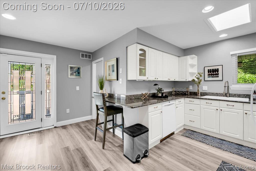 5229 Simpson Lake Road, West Bloomfield, MI 48323 — Photo 19
