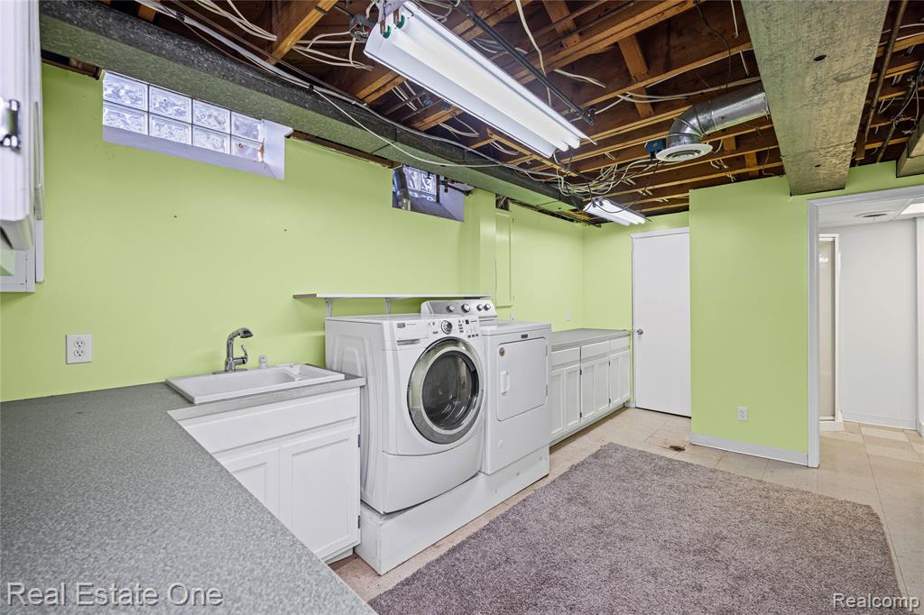 28615 Bloomfield Drive, Lathrup Village, MI 48076 — Photo 42
