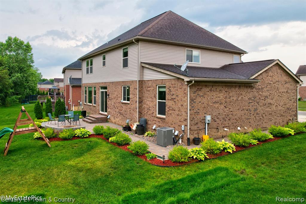 50784 SEVILLA Circle, Novi, MI — Photo 8
