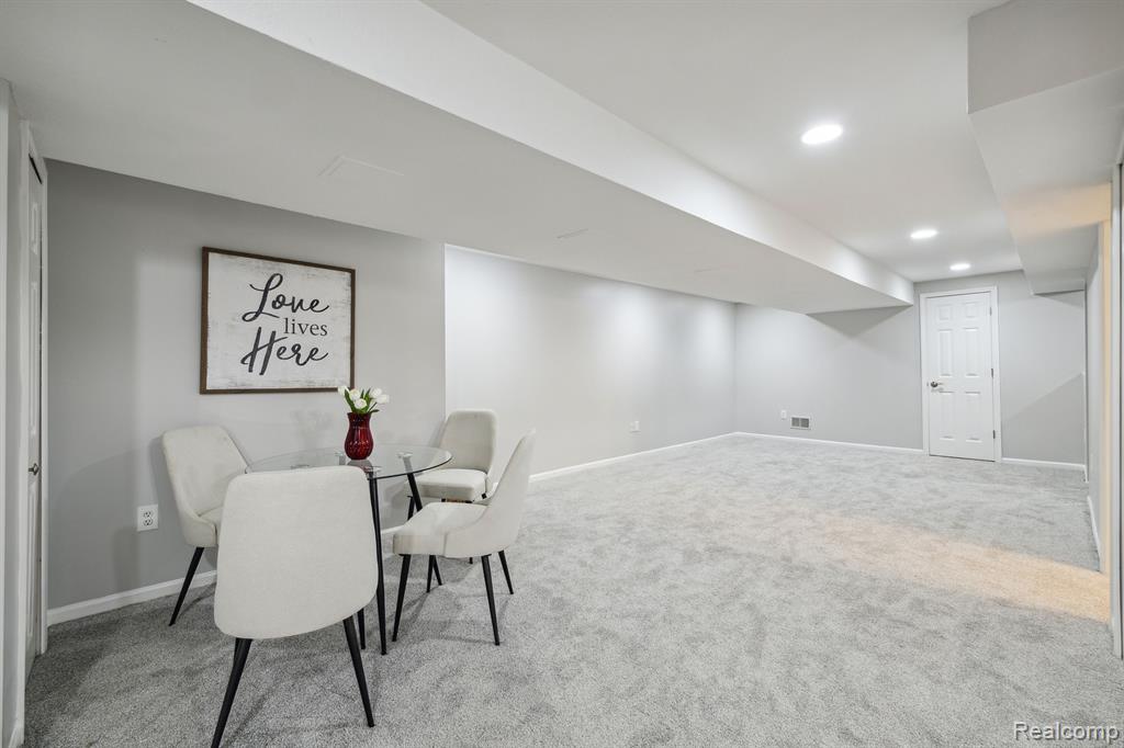 45516 VIOLET Lane, Novi, MI — Photo 44