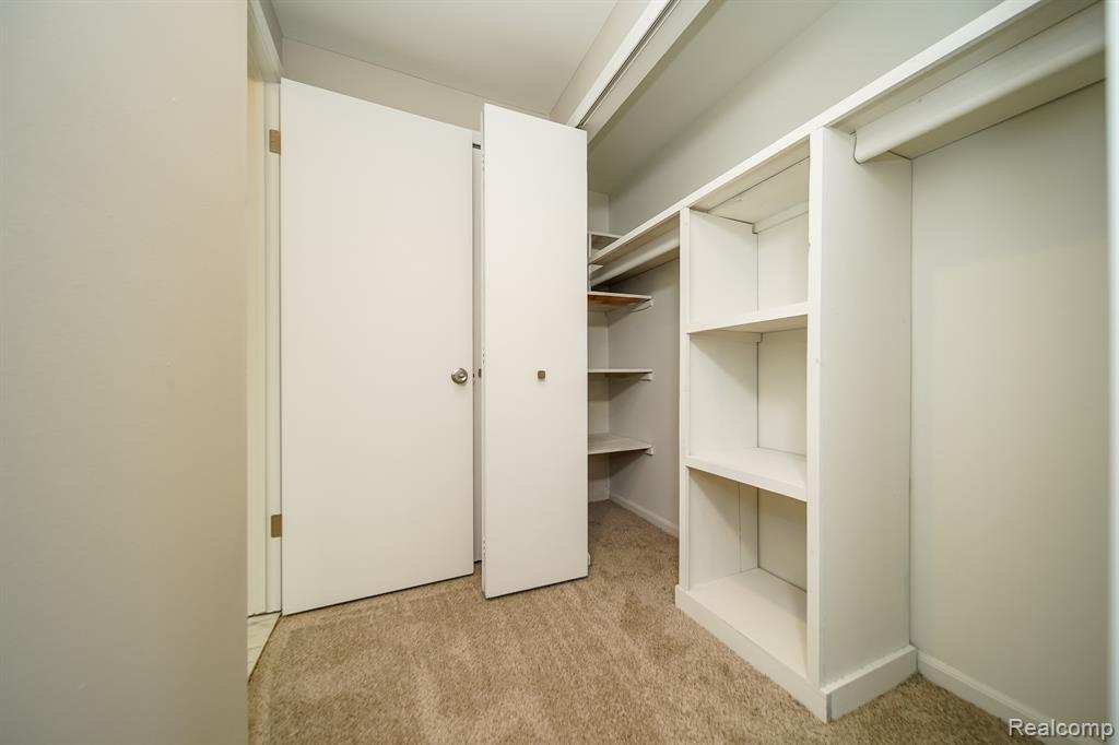 51784 Julies Drive, Clinton Twp, MI 48047 — Photo 48