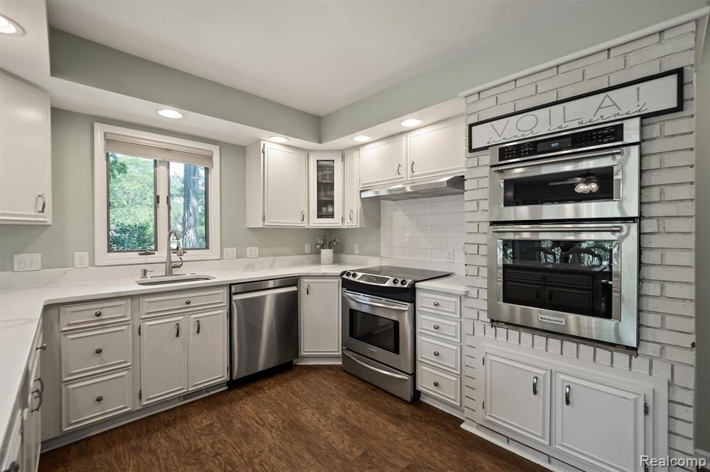 41855 Brentwood Drive, Plymouth, MI 48170 — Photo 16