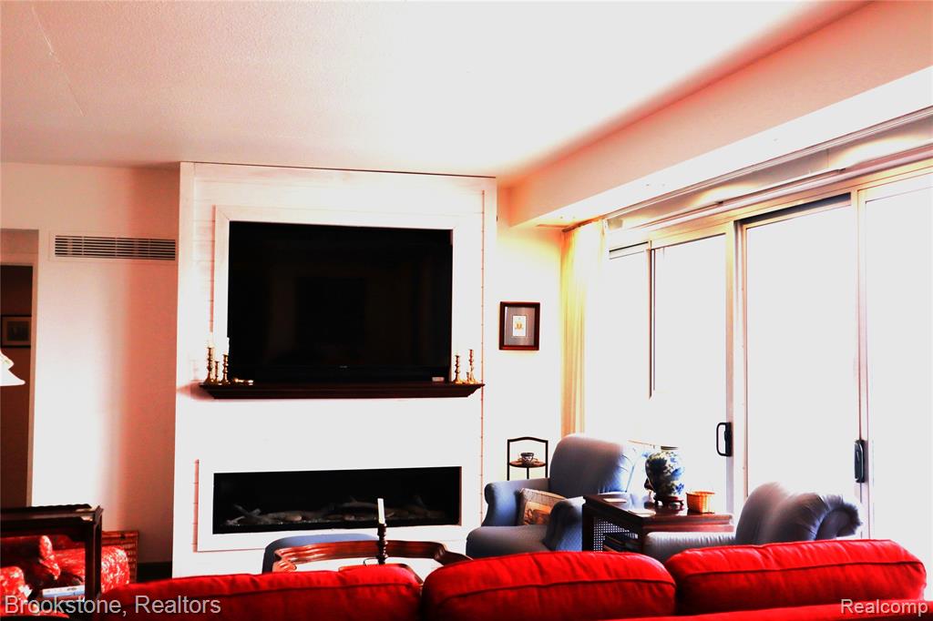 432 Washington Avenue, 1304, Royal Oak, MI 48067 — Photo 9
