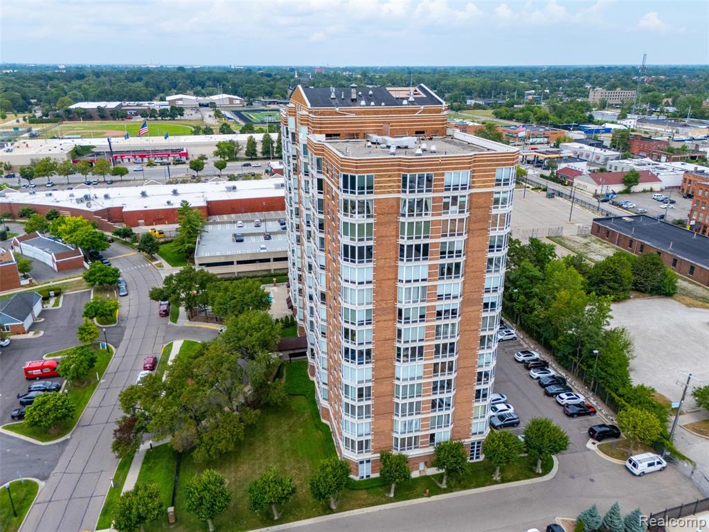 250 E Harbortown Drive, 404, Detroit, MI 48207 — Photo 32