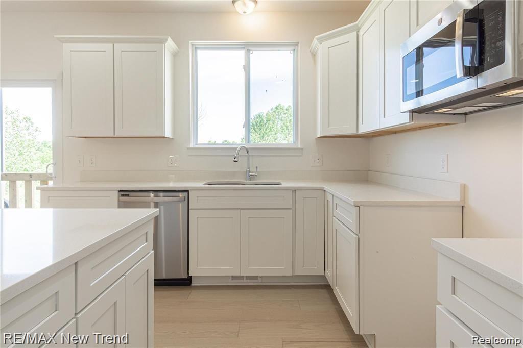 6300 TELURIDE Drive, White Lake, MI 48383 — Photo 18