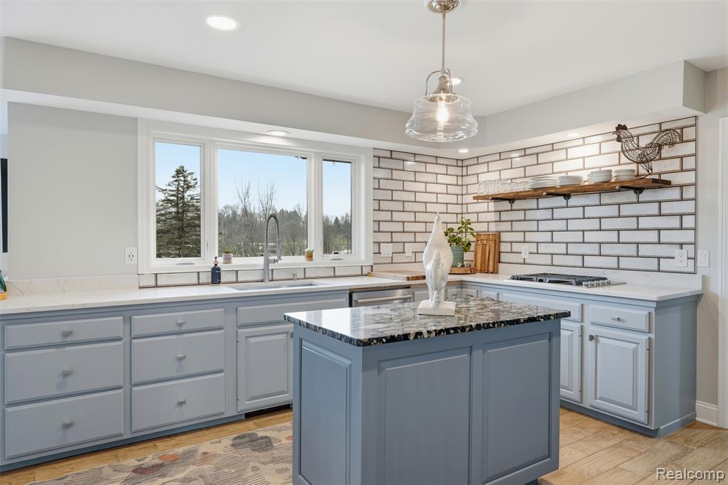 7400 Dutch Road, Goodrich Vlg, MI — Photo 12