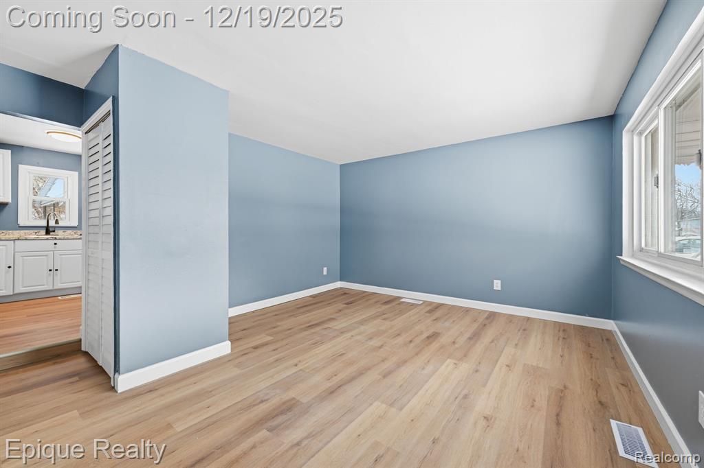 4147 Burton Street, Inkster, MI 48141 — Photo 9