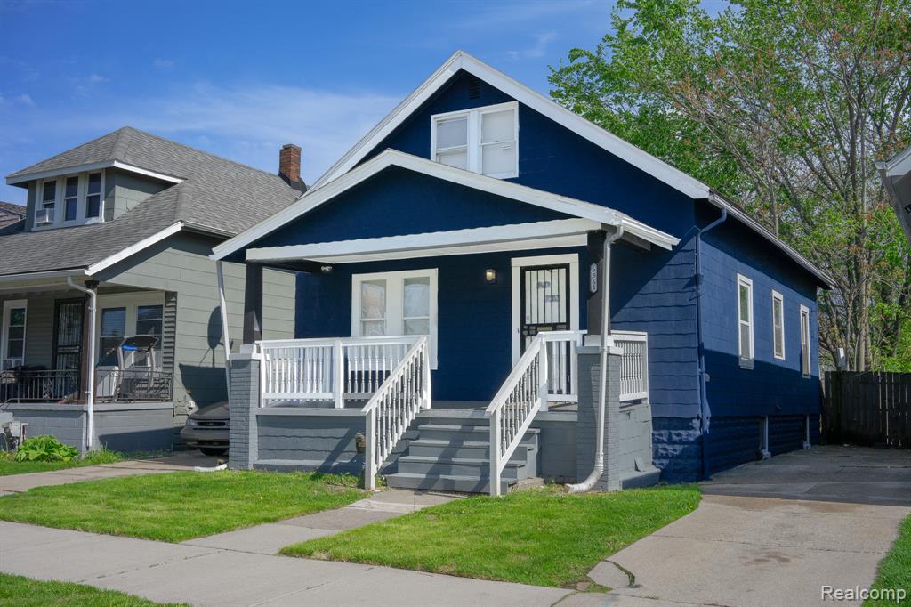 6361 Floyd Street - Photo 2