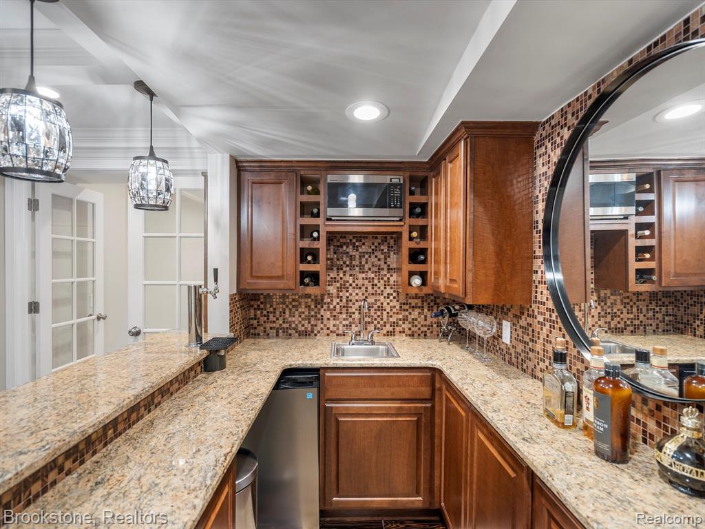 42650 Whitman Way, Novi, MI 48377 — Photo 46