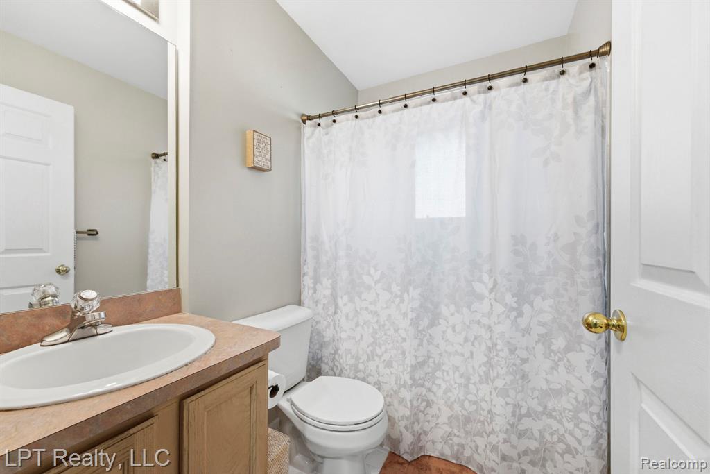 24595 Jason Drive, Brownstown, MI 48134 — Photo 16