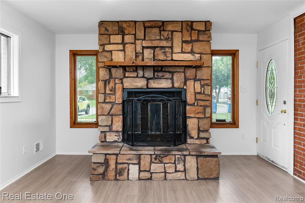 4718 Roosevelt Boulevard, Dearborn Heights, MI 48125 — Photo 3
