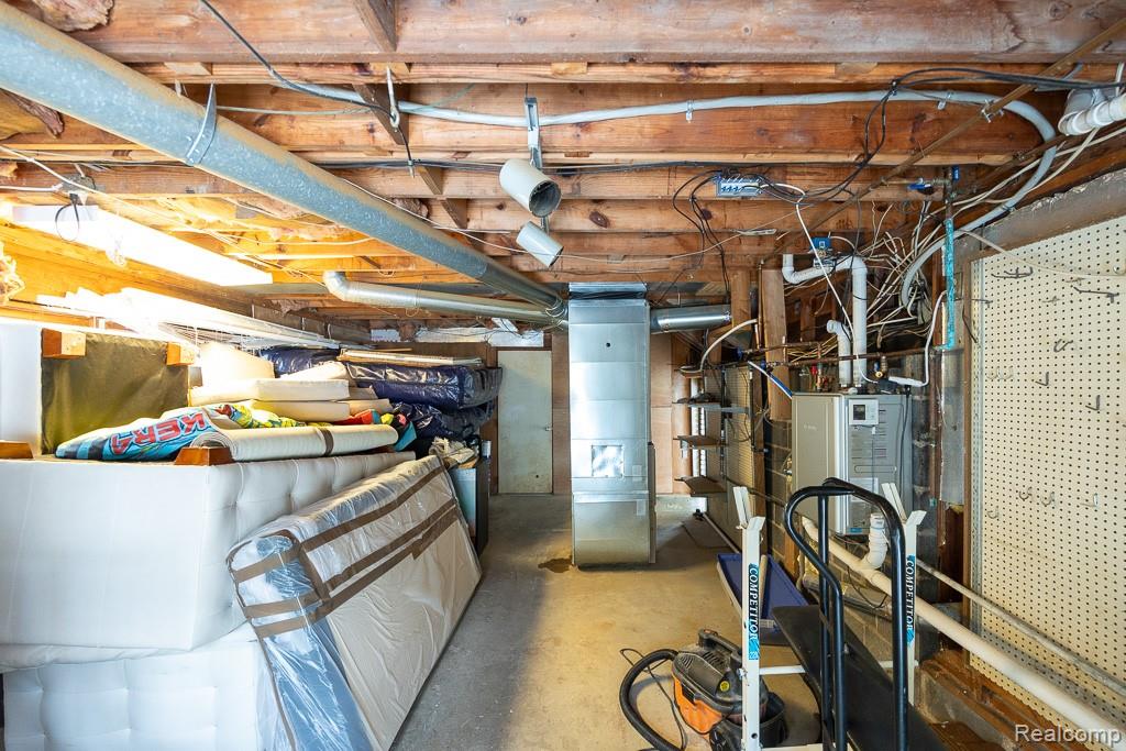 6005 Upper Straits Boulevard, West Bloomfield, MI 48324 — Photo 78