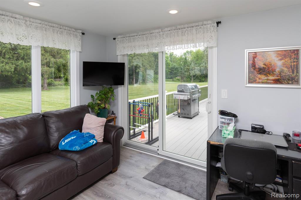 9026 Woodside Road, Northville, MI 48167 — Photo 11