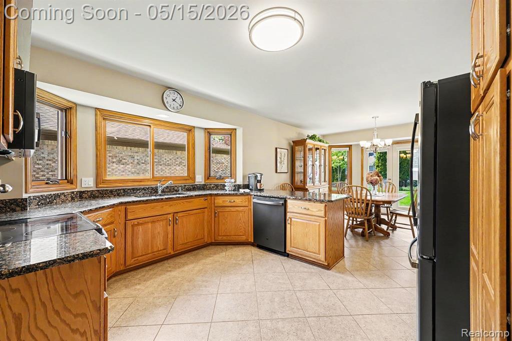 50183 Oxford Drive, Macomb, MI 48044 — Photo 11