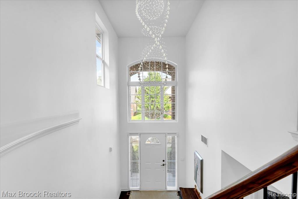 27023 Ladbroke Street, Novi, MI — Photo 3