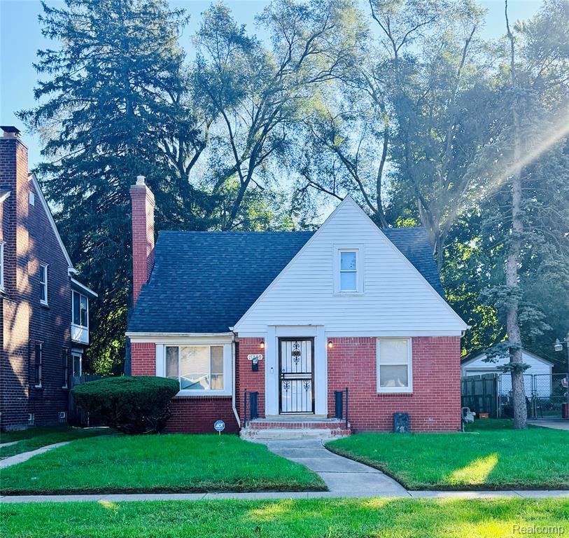 17550 Shaftsbury Avenue, Detroit, MI 48219