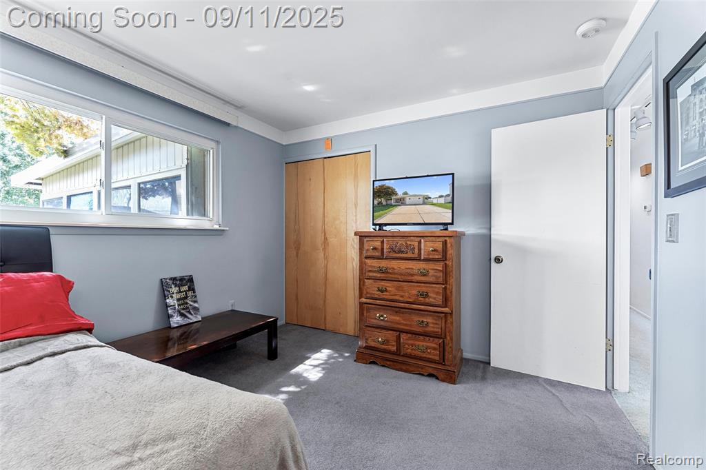 22019 Hanover Court, Woodhaven, MI 48183 — Photo 13