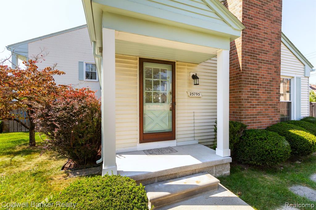 23793 STONEHENGE, Novi, MI — Photo 5