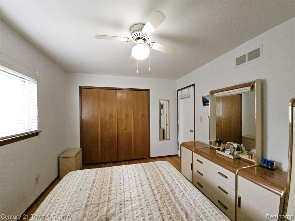 39622 University Drive, Sterling Heights, MI 48310 — Photo 14