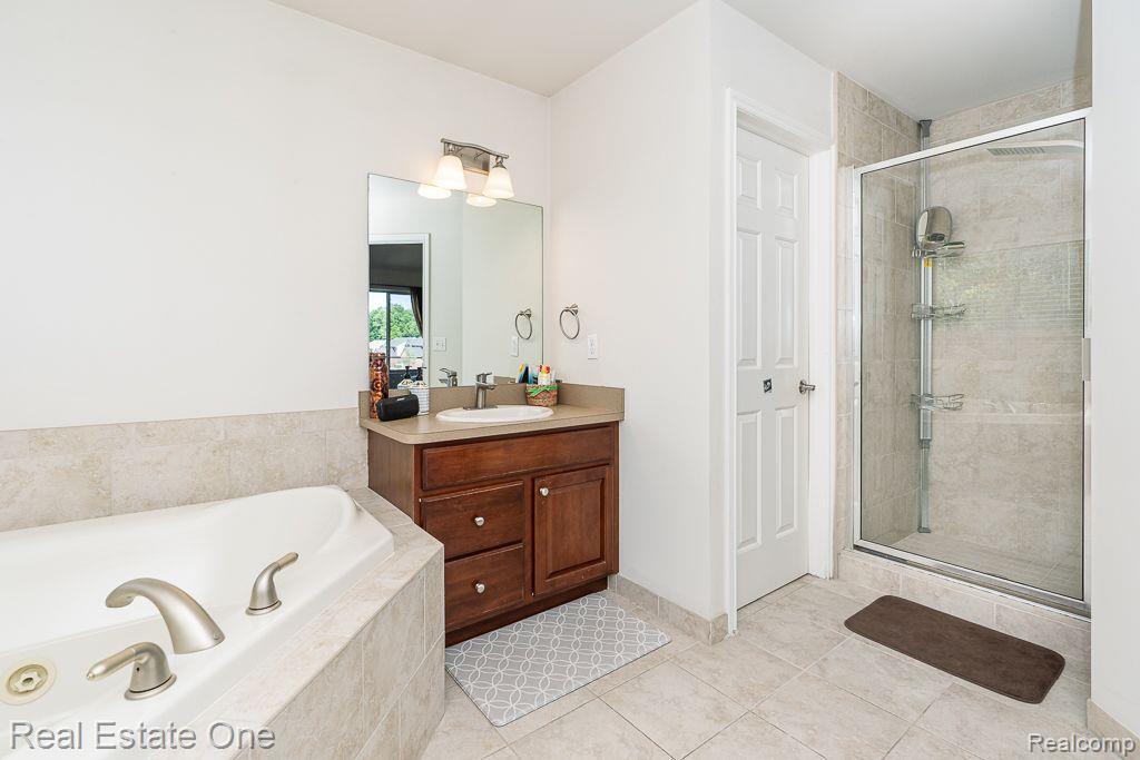 985 Monterey Lane, Rochester Hills, MI 48307 — Photo 38