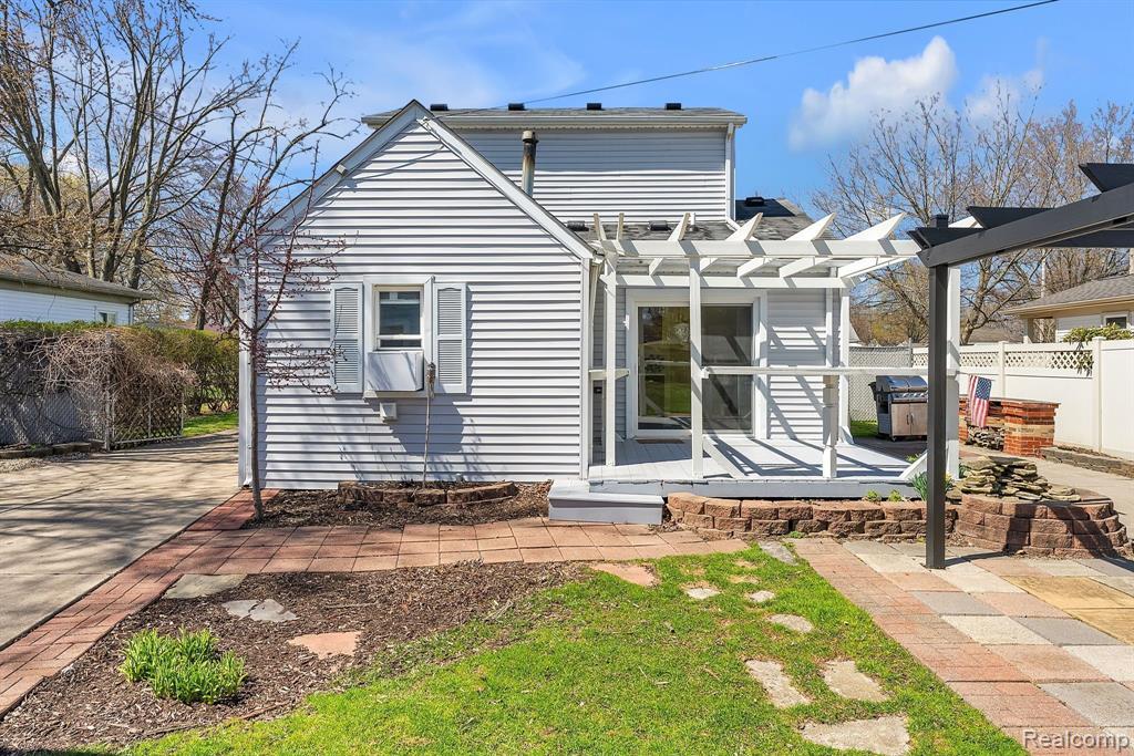 9321 LINCOLN Street, Taylor, MI 48180 — Photo 19