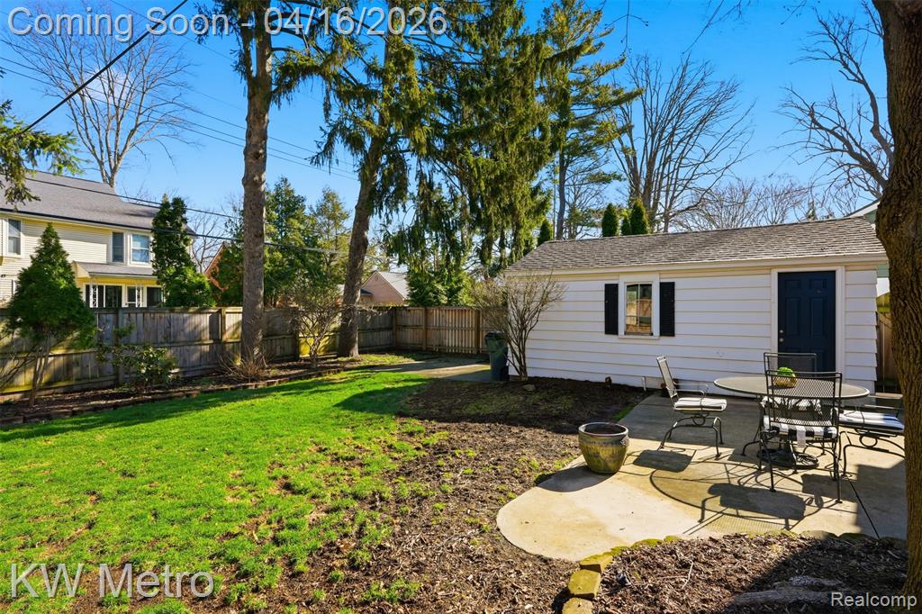 1936 Dorothea Road, Berkley, MI 48072 — Photo 32
