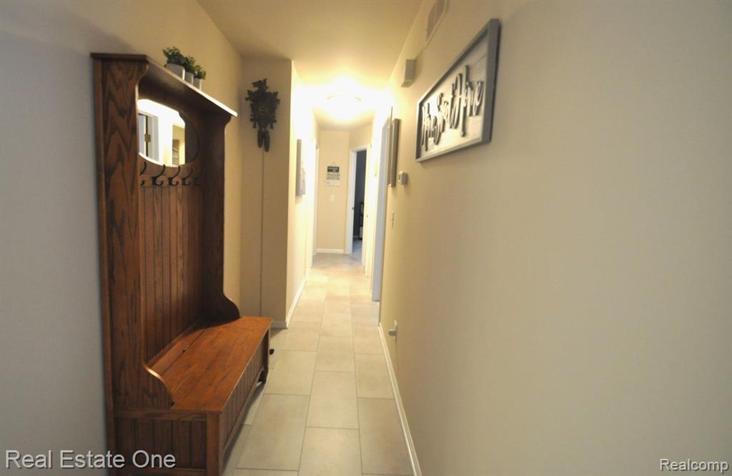 46654 SPRINGHILL Drive, Utica, MI 48317 — Photo 12
