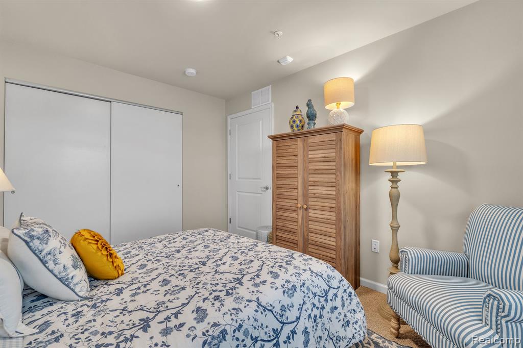 1957 S TELEGRAPH Road, Bloomfield Hills, MI 48302 — Photo 11