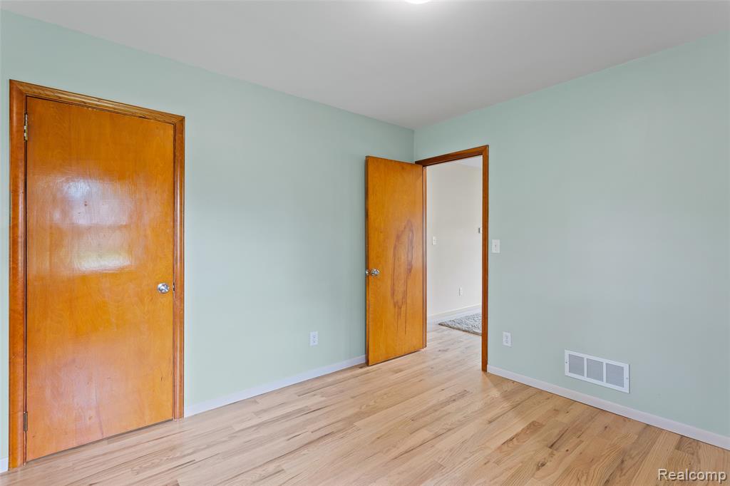 4408 S Lake Drive, Newport, MI 48166 — Photo 11