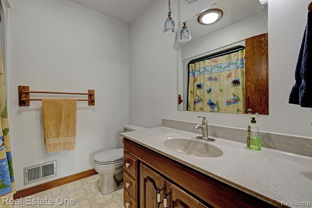 2225 LYNN Road, Sanford, MI 48657 — Photo 20