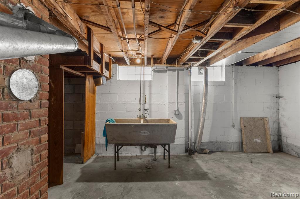 8690 TRINITY Street, Detroit, MI 48228 — Photo 27