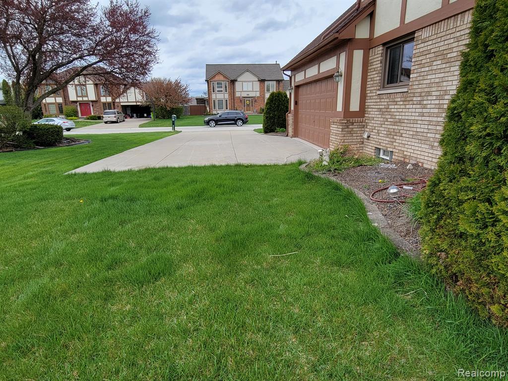 4640 SINGH Drive, Sterling Heights, MI 48310 — Photo 7