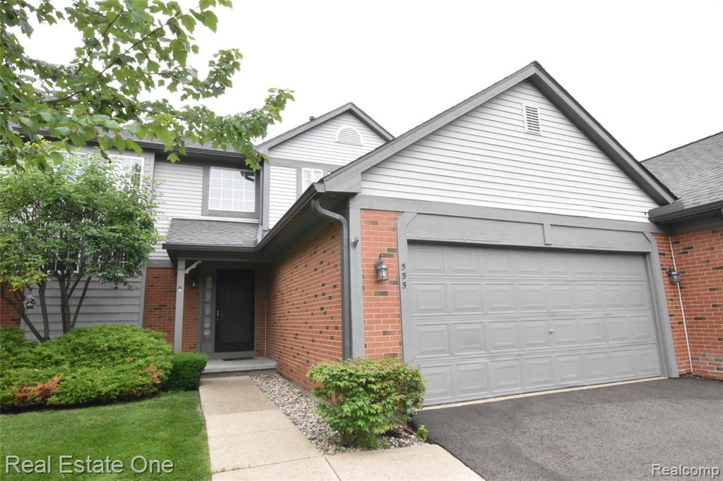 555 Winwood Court, Walled Lake, MI 48390 — Photo 2
