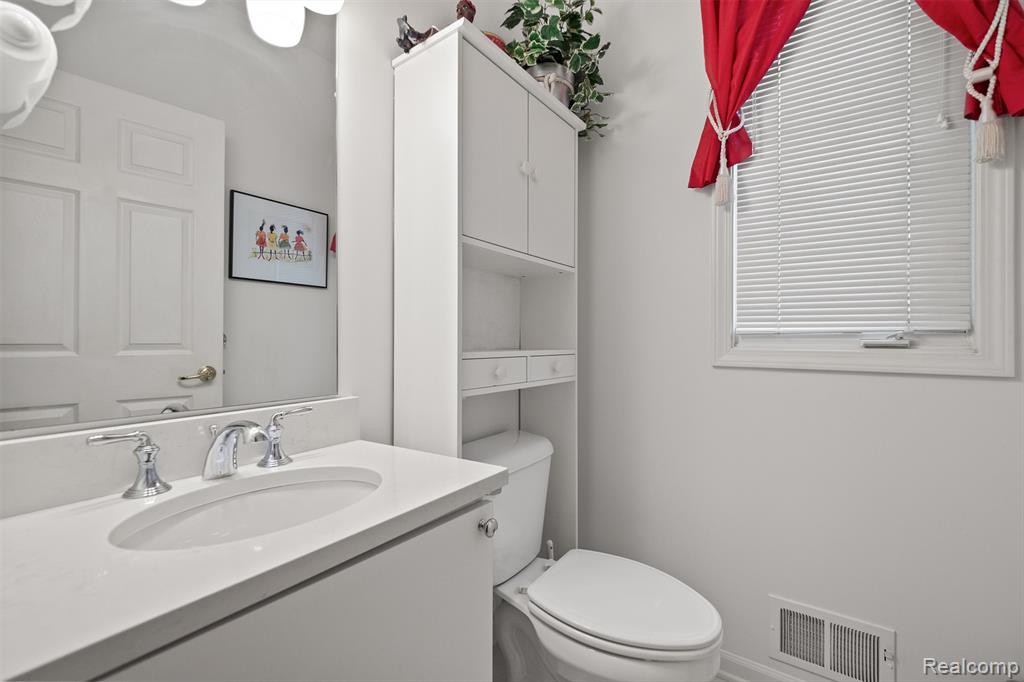 6993 Crosswell Drive, West Bloomfield, MI — Photo 19