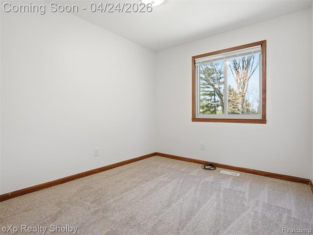 49301 Schoenherr Road, Shelby Twp, MI 48315 — Photo 17
