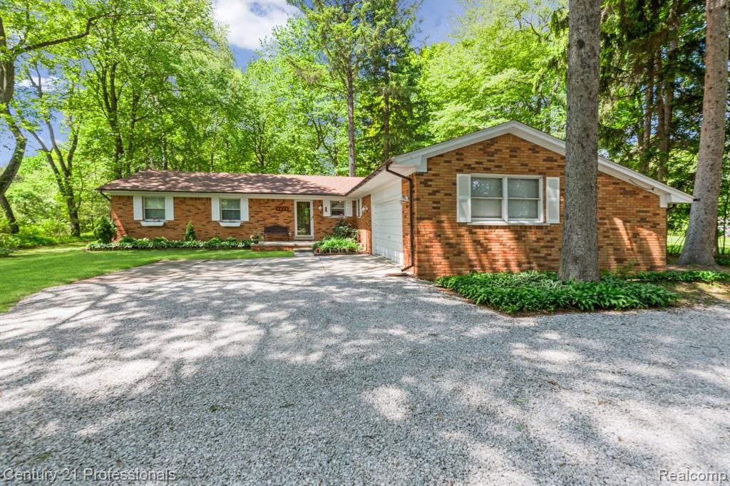 8638 Stone Road, Clay, MI 48001 — Photo 2