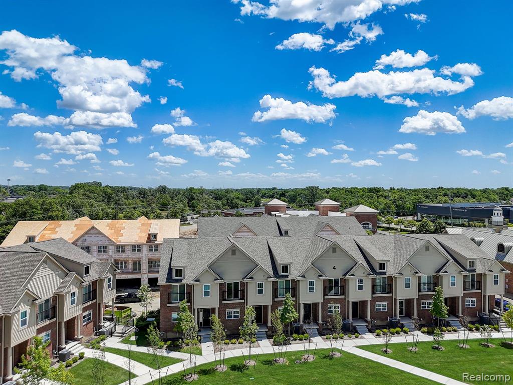 25503 GRANDVIEW Lane, 26, Novi, MI — Photo 6