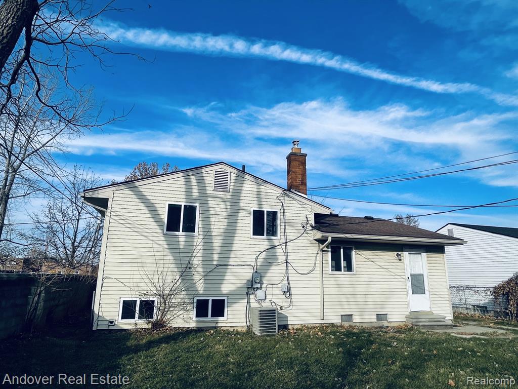 29239 Cambridge Street, Garden City, MI — Photo 22