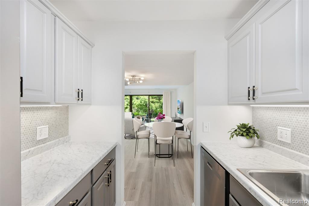 686 Peninsula Court, Ann Arbor, MI 48105 — Photo 15