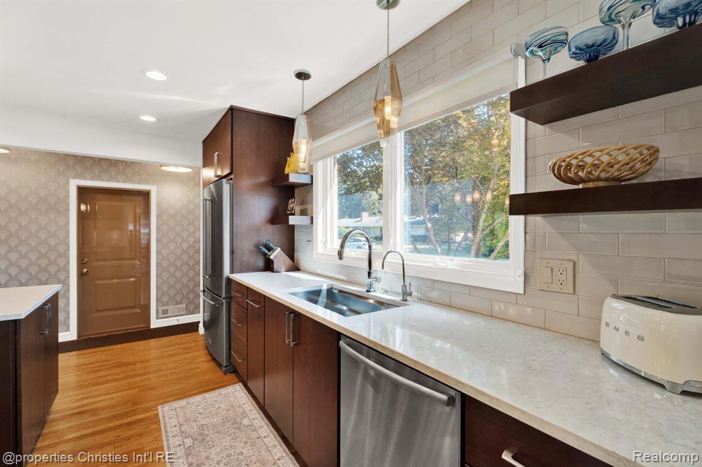 19418 Warwick Street, Beverly Hills, MI 48025 — Photo 16