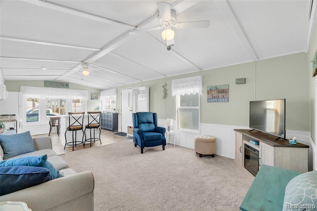 5203 Main Street, 207, Lexington, MI 48450 — Photo 21