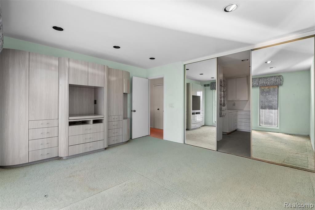 4724 Tara Court, West Bloomfield, MI 48323 — Photo 33