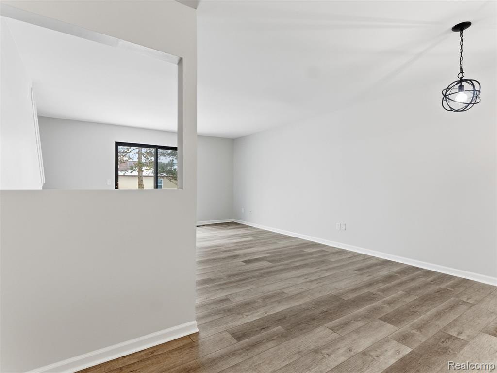 25927 New Forest Court, New Baltimore, MI — Photo 10
