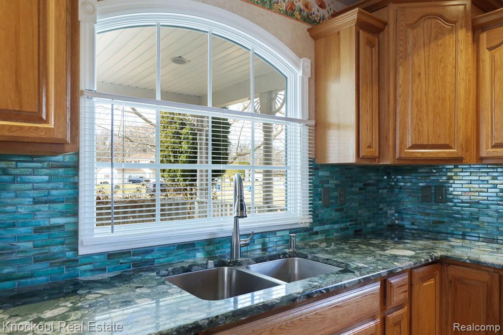 4887 CANTERBURY, Vassar, MI 48768 — Photo 11