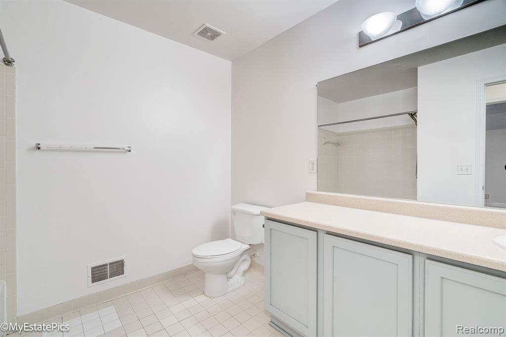 41777 MITCHELL Road, Novi, MI 48377 — Photo 17